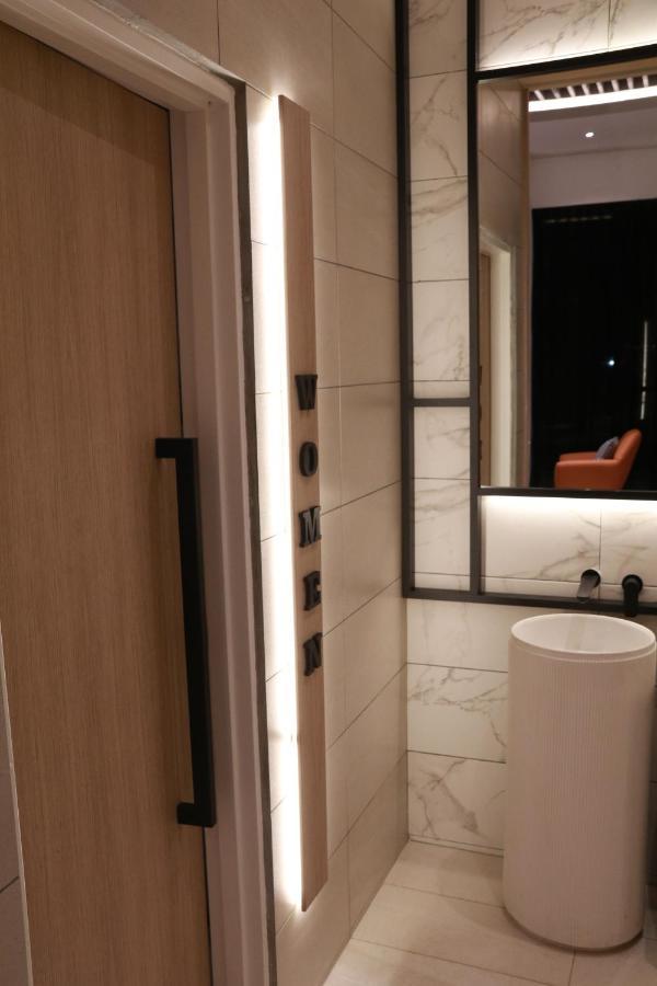 Otel Hotel Suite Sibu Bagian luar foto