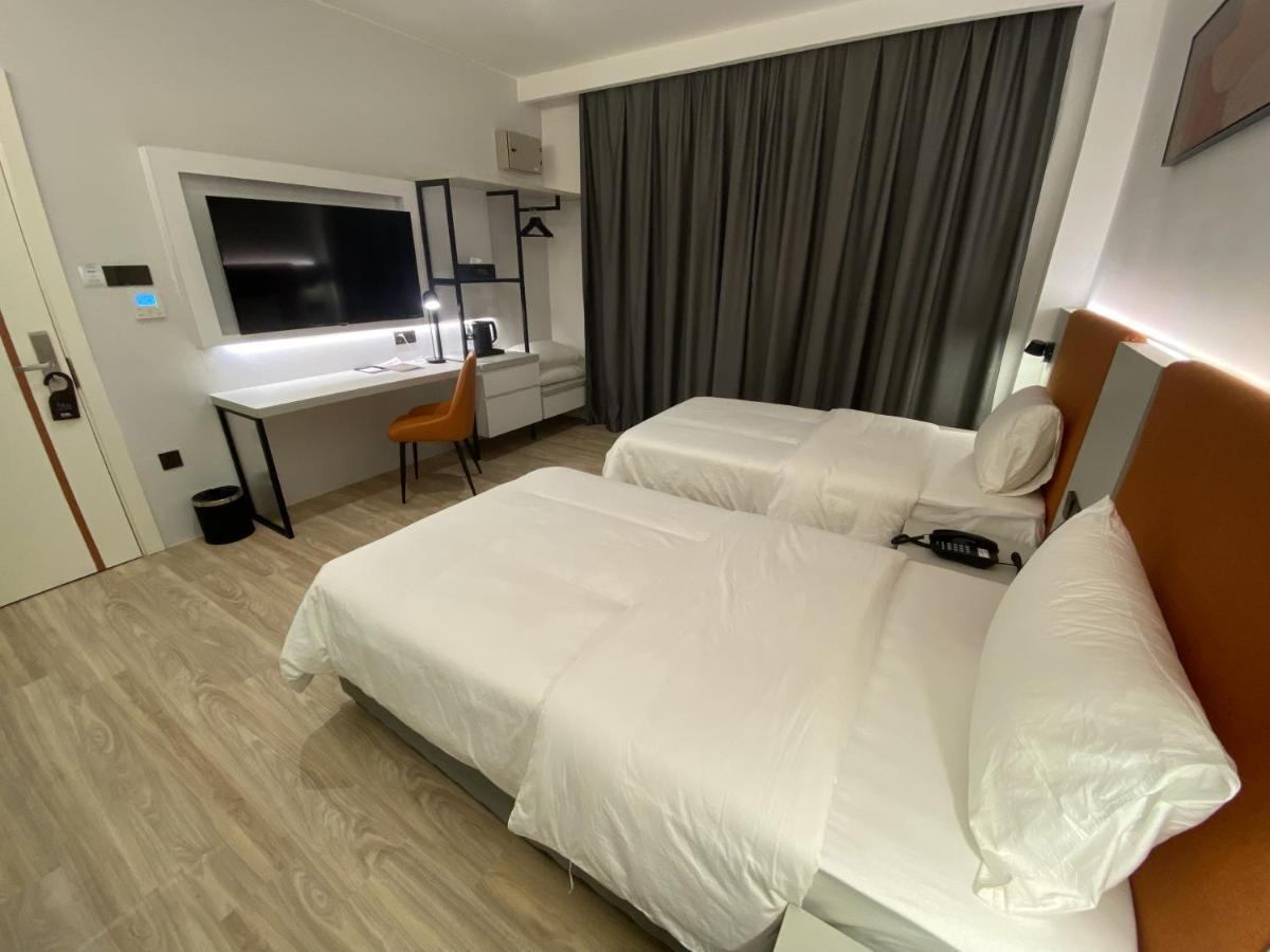 Otel Hotel Suite Sibu Bagian luar foto